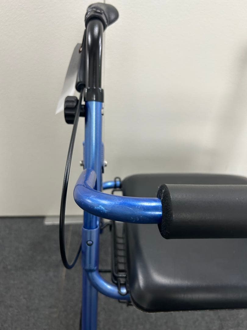 【美品】【送料込】竹虎　ハッピーⅡ　軽量歩行器　ブルーメタリック　かご付き