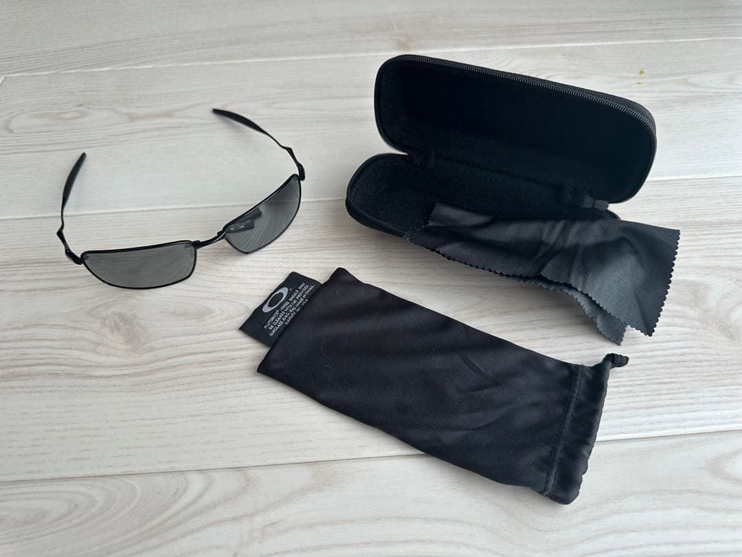 Oakley Squere Whisker ブラック サングラス