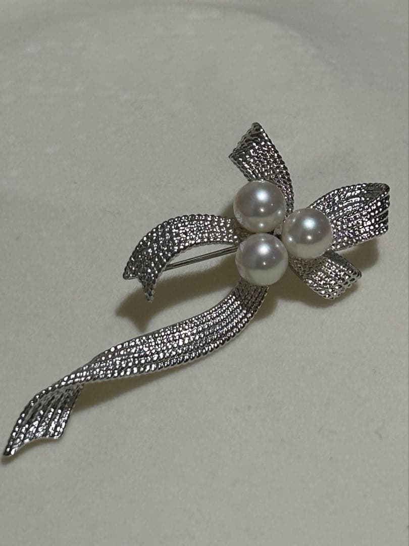 TASAKI ブローチ　付属品はありません