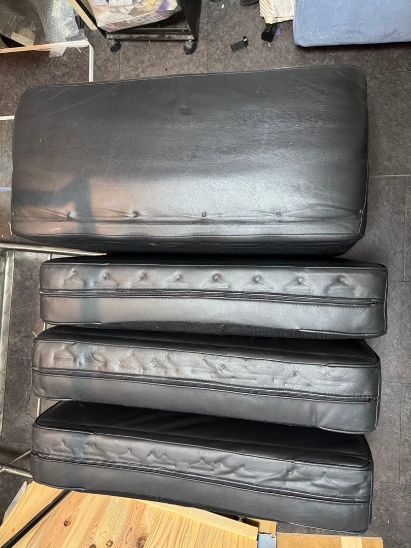 現地取引 ル・コルビジェ LC3 本革 ソファ リプロダクト品