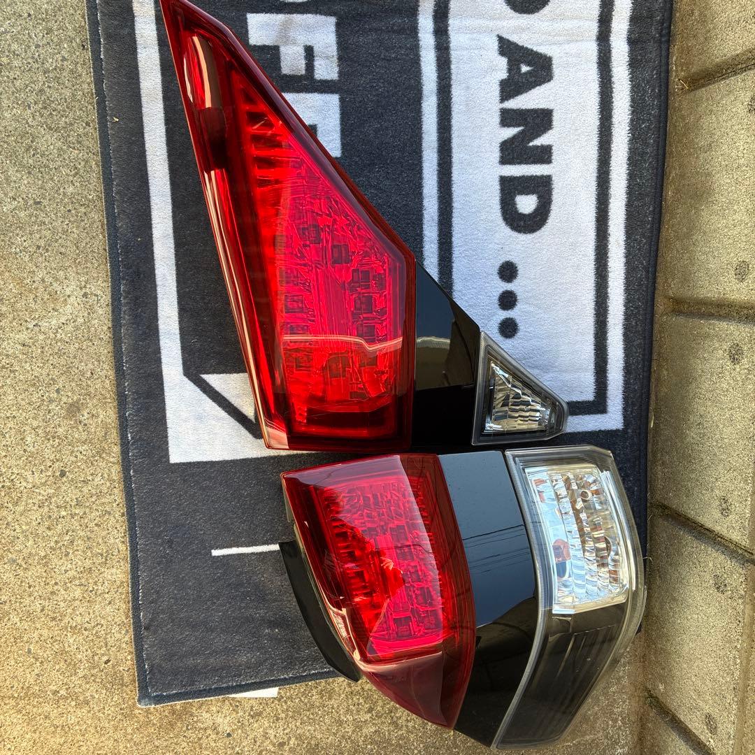 ヴェルファイア　20系　テールランプ 左右セット 赤/クリア