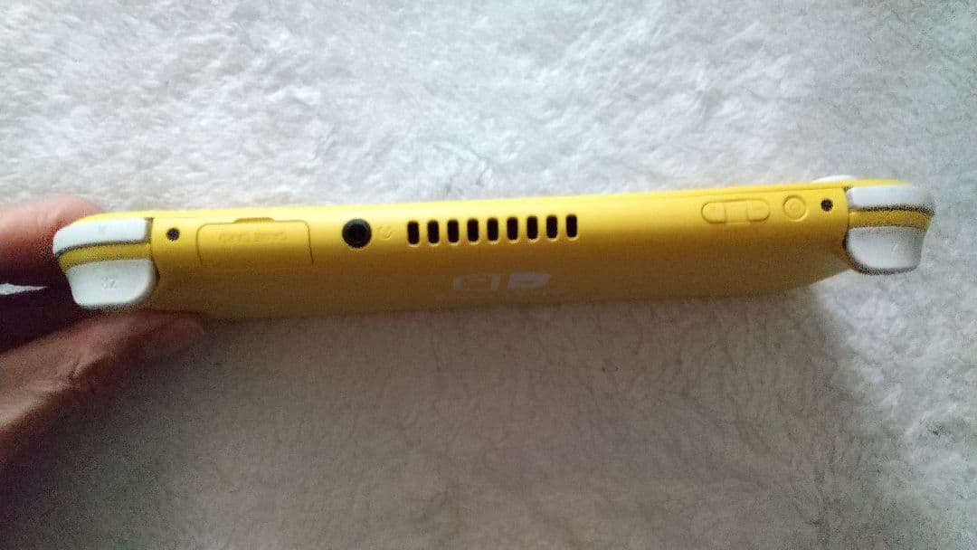 Nintendo SwitchLiteイエロー本体動作品極良品アダプター付き