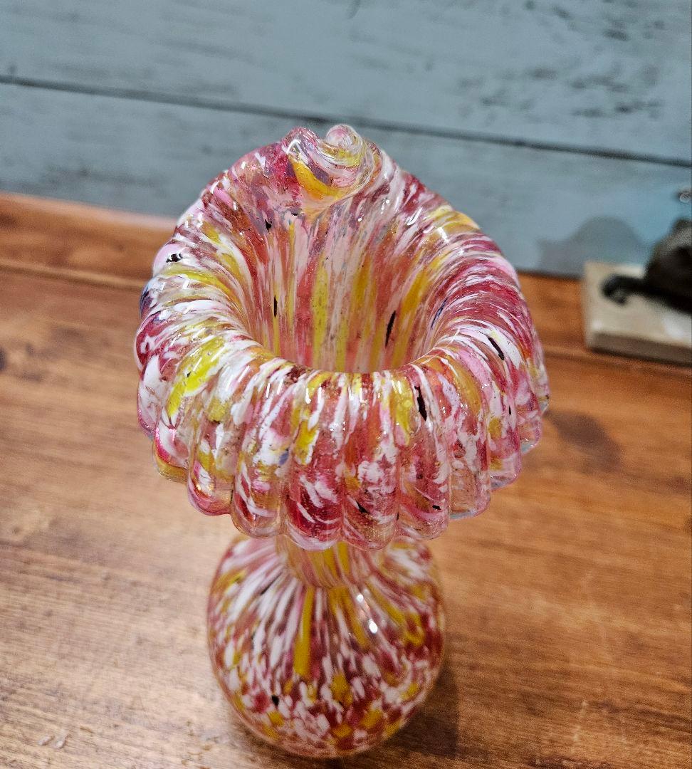 フランスアンティーク オパリンガラス クリシー フリルの花瓶 花器