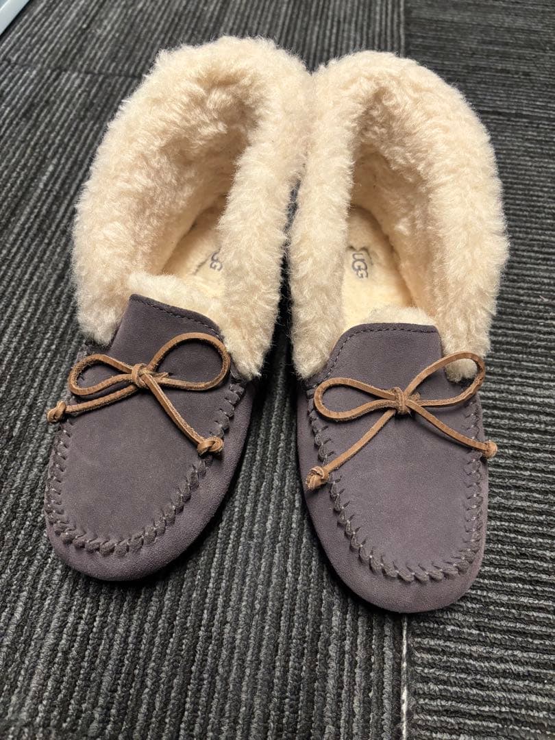 UGG アレーナ25センチ