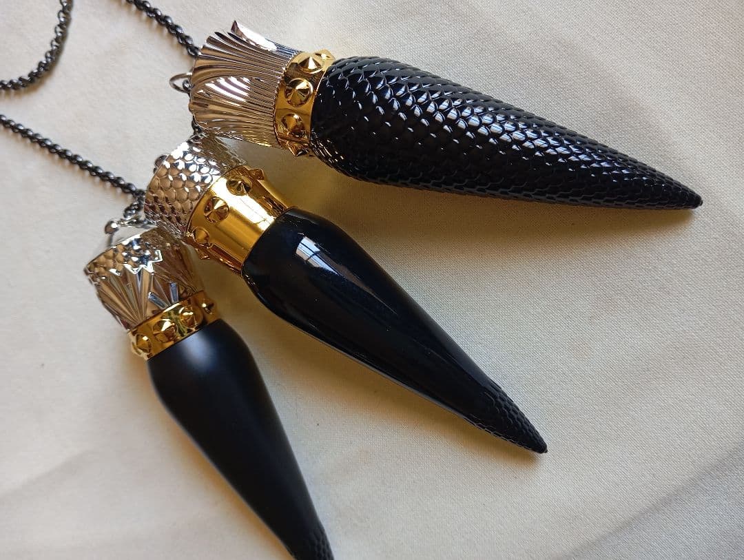 Christian Louboutin レッド系口紅3本セット 尖ったデザイン