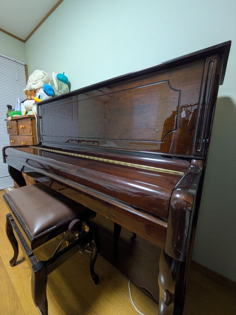 STEINBURG　アップライトピアノ　猫足　ダークウォールナット　木目調