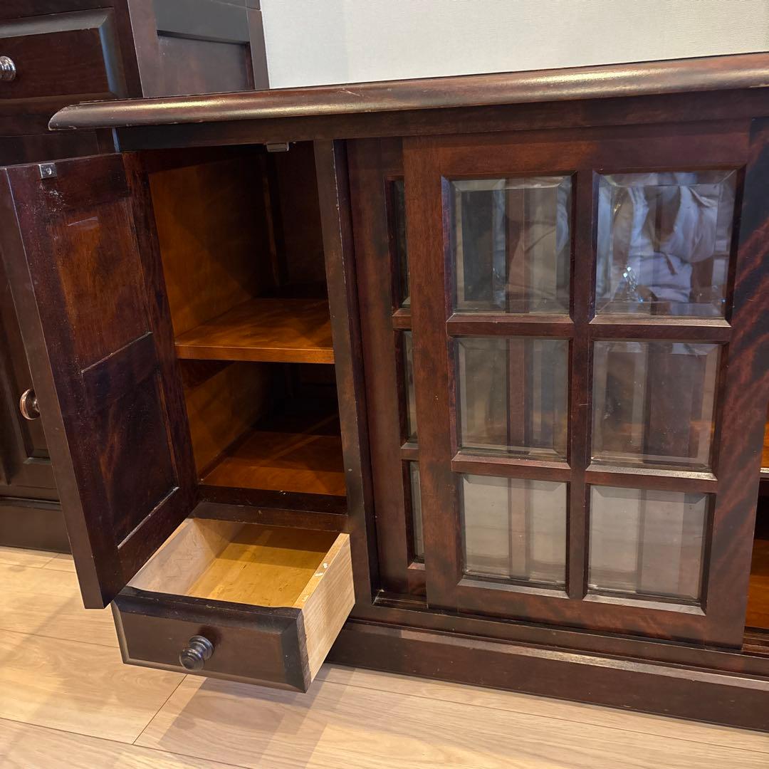 北海道民芸家具 ダークブラウン木製キャビネット ガラス扉付き