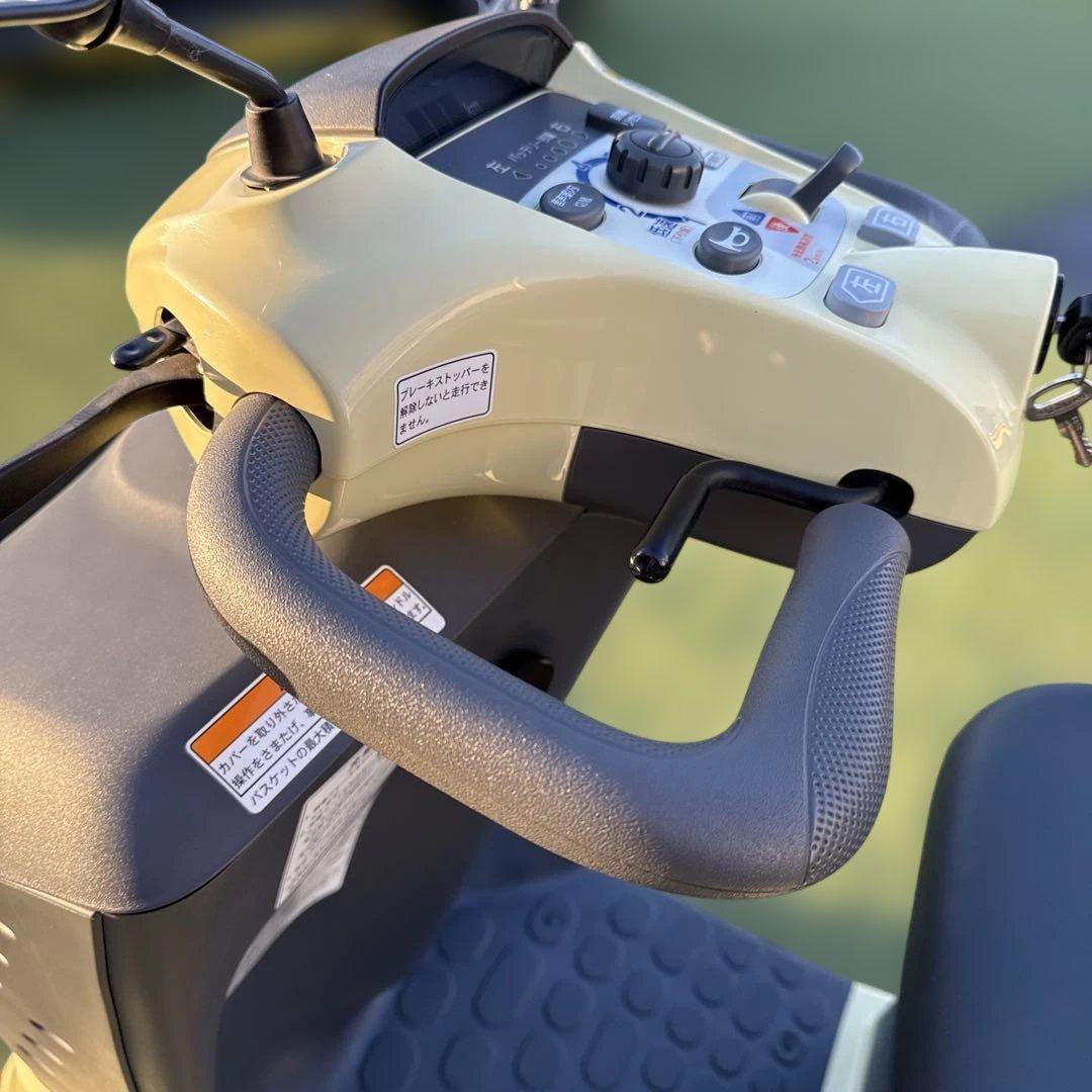 【美車】愛知県からキレイなセニアカー　電動カート　シルバーカー　管理20