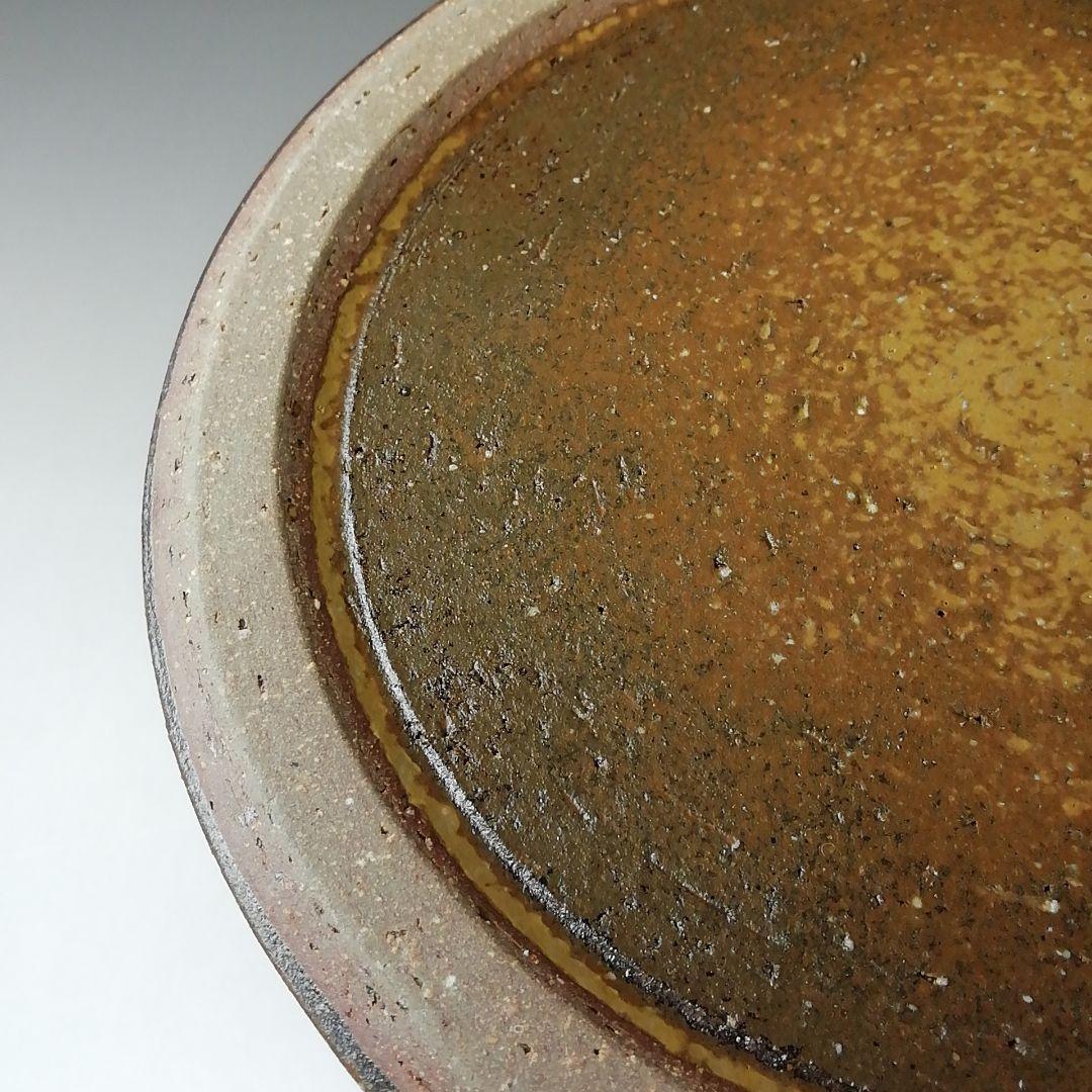 Ｔ２０２　水指　『灰釉　ツタノミ文』『和太守卑良(守弘)』　共箱　茶道具