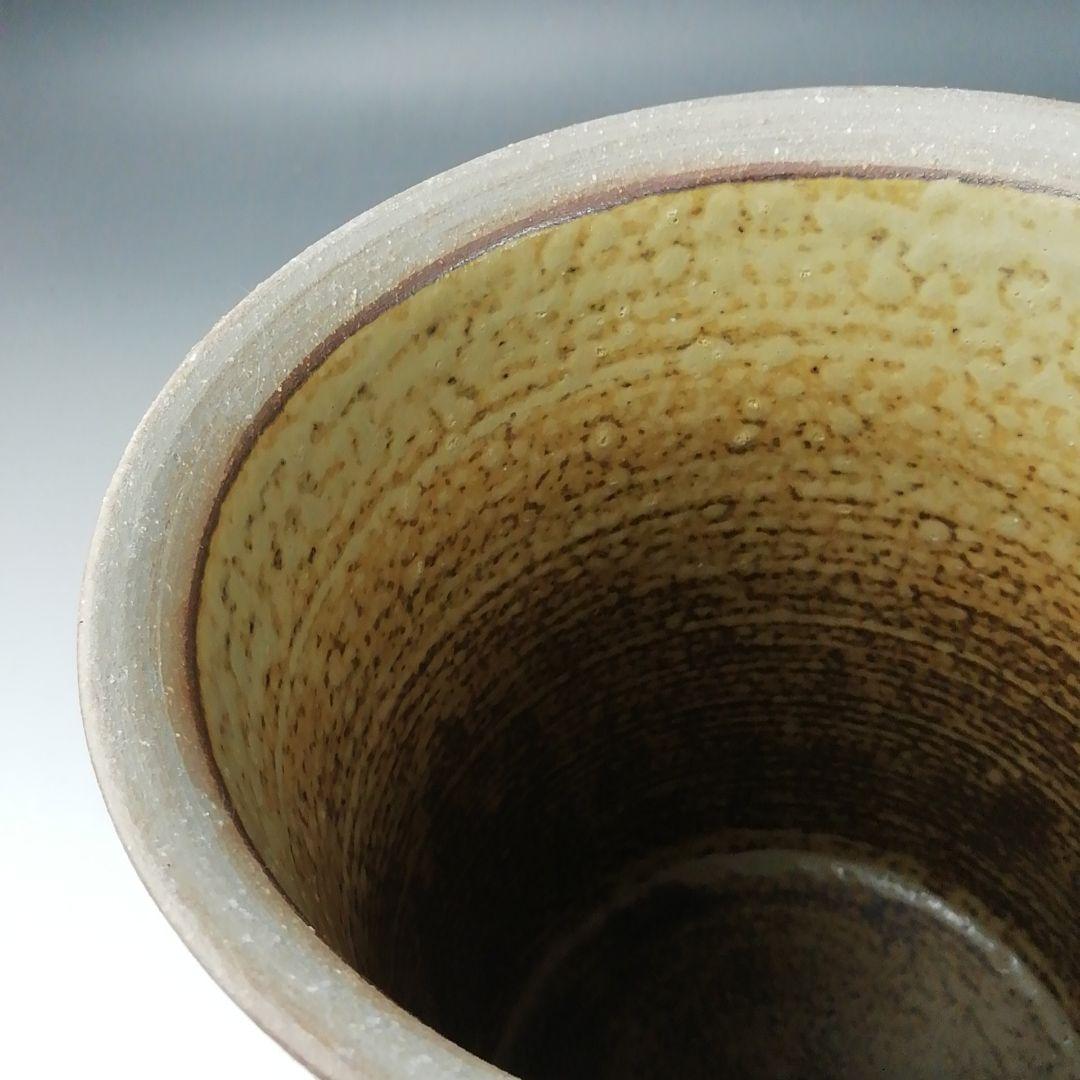 Ｔ２０２　水指　『灰釉　ツタノミ文』『和太守卑良(守弘)』　共箱　茶道具