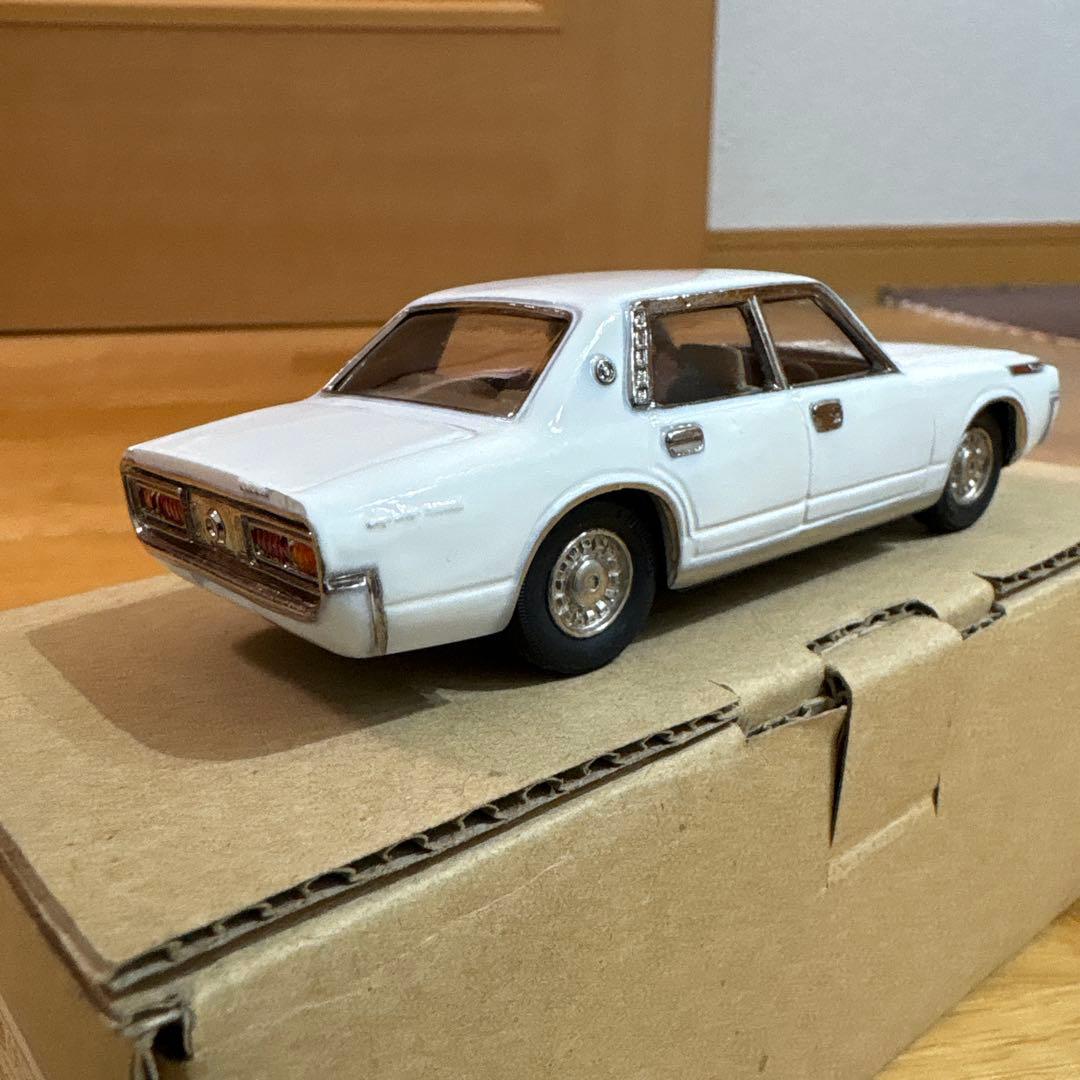 トヨタ クラウン スーパーサルーン 1971年式 1/43
