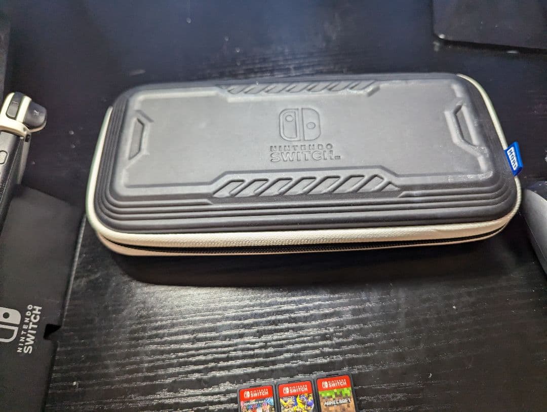 Switch本体 ＋ （カセット.ケース.充電器.ドック.コントローラー付）