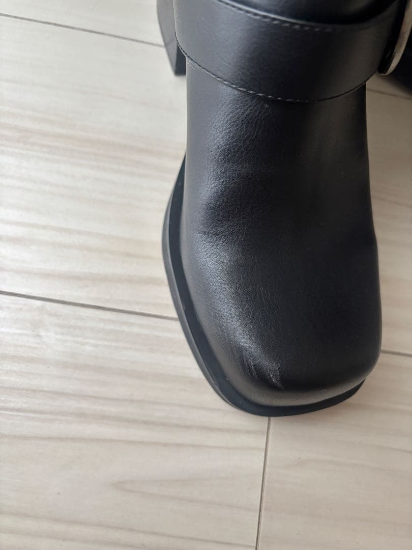 SIDE HOLE MIDDLE ブーツ　ベルト付き