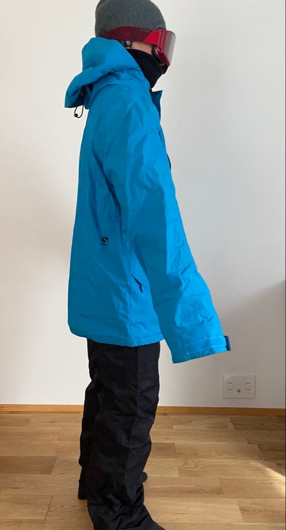 スノボウェア上下Lサイズ　上BONFIRE 下VESP