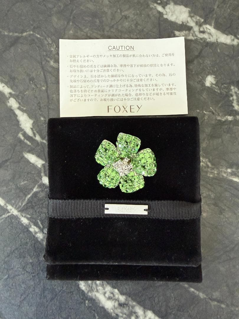 未使用★FOXEY定番のロングセラー ブローチ \