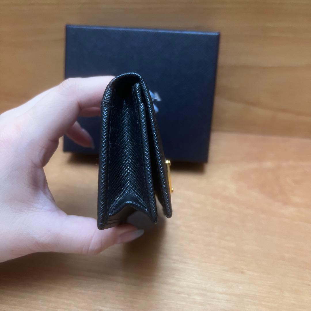 しょう　PRADA サフィアーノレザー 名刺入れ ブラック