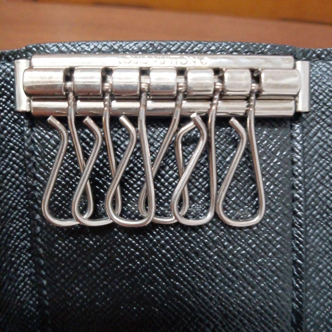 ルイ・ヴィトン。美品ダミエグラフィット、ミルテックレ6連キーケース