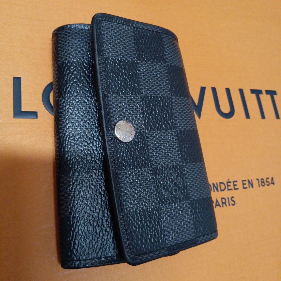 ルイ・ヴィトン。美品ダミエグラフィット、ミルテックレ6連キーケース