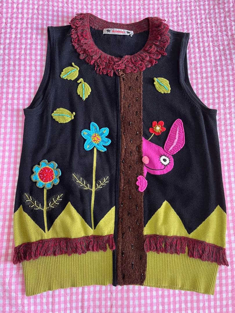 アルベロベロ　可愛いうさぎちゃんのニットベスト