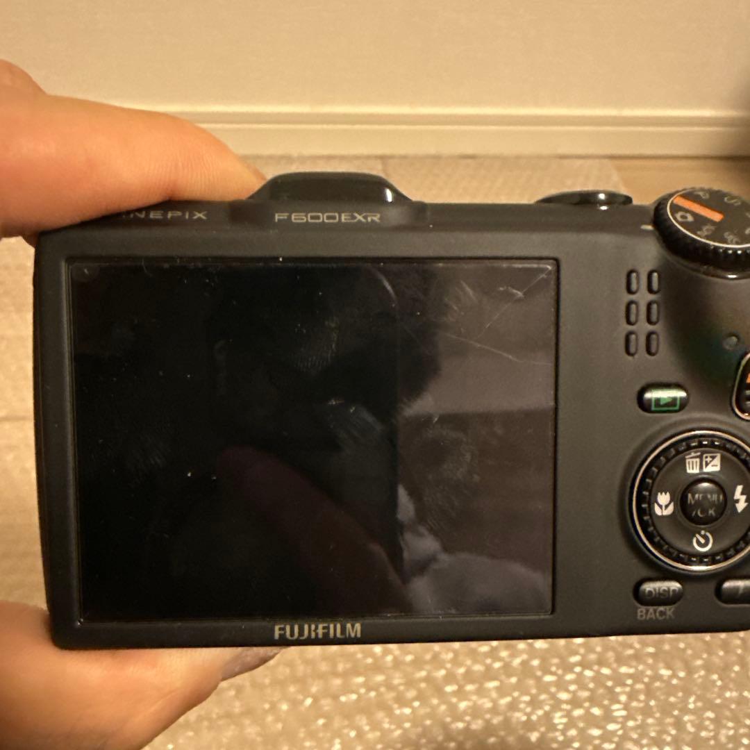 デジカメ　FUJIFILM finepix F600EXR
