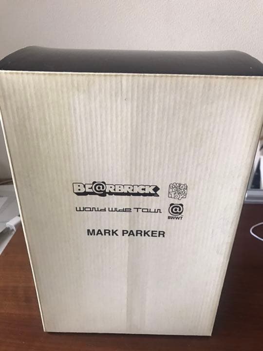 BE@RBRICK ベアブリックMARK PARKERマークパーカー新品NIKE