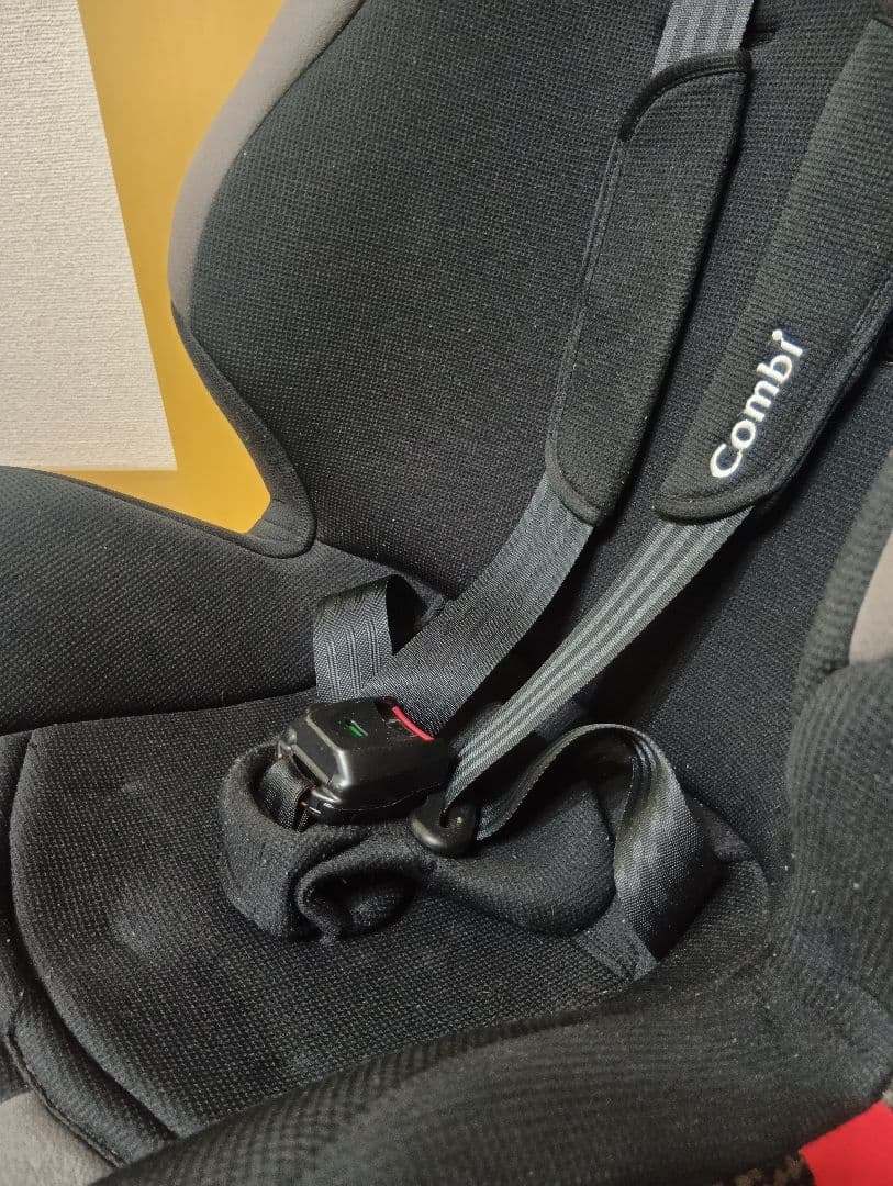 コンビ 　チャイルドジュニアシート　 ママロン　エッグショック CF