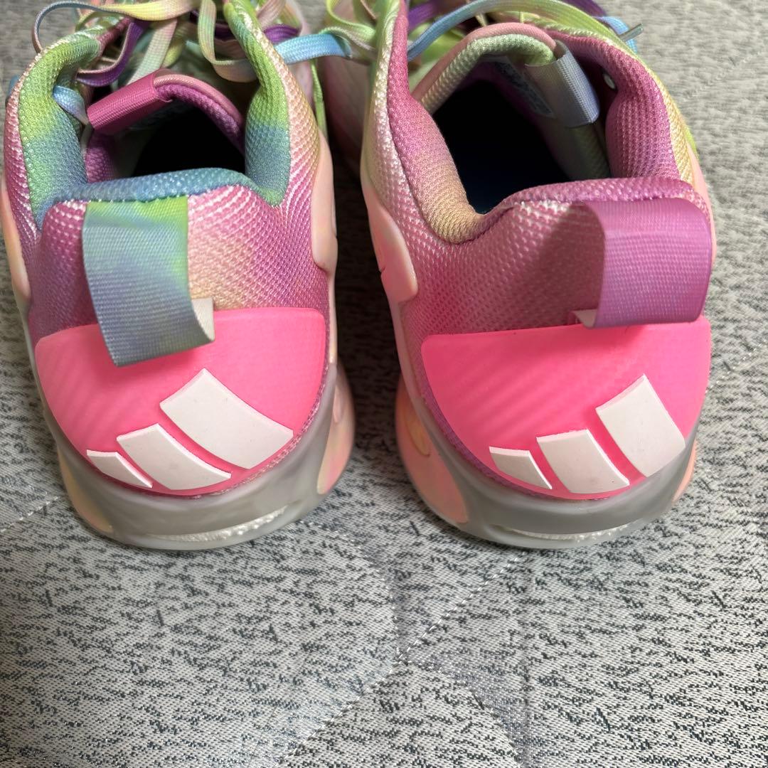 パ*ア様 adidas バスケットボールシューズ A.E.1low