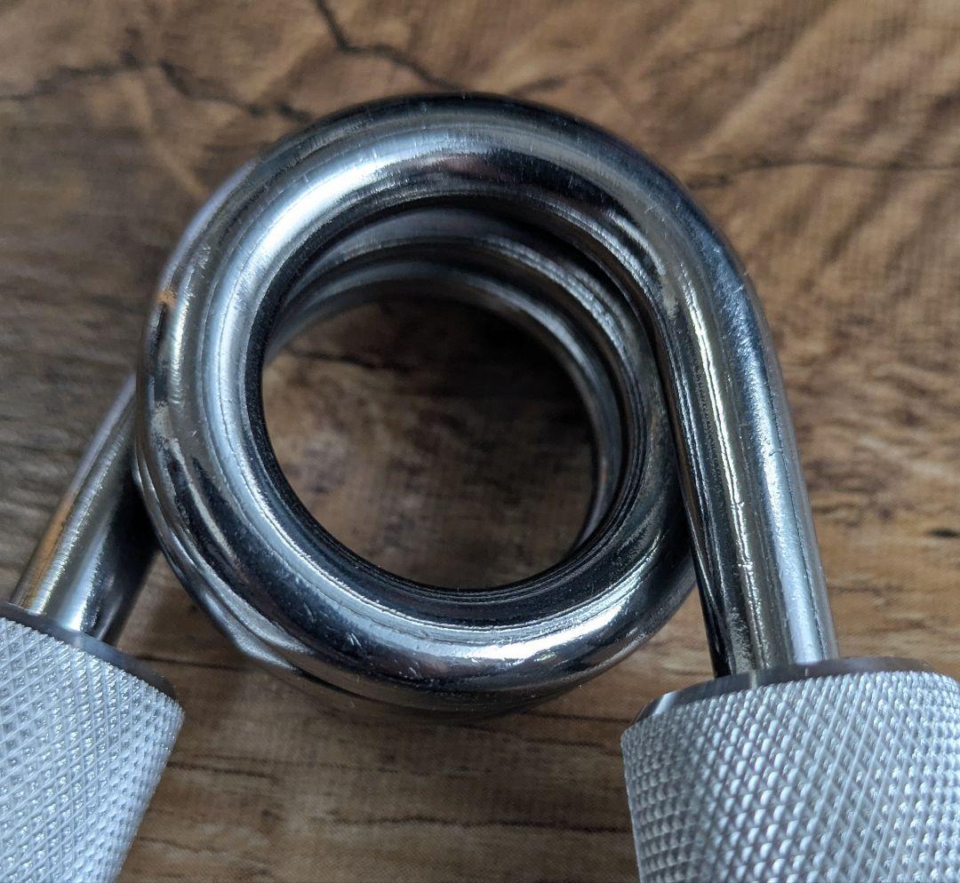 CoC No. 3のチョーカーハンドグリッパー