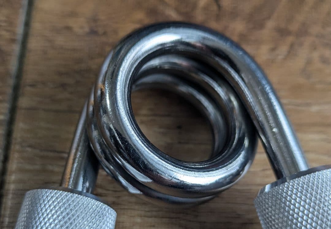 CoC No. 3のチョーカーハンドグリッパー