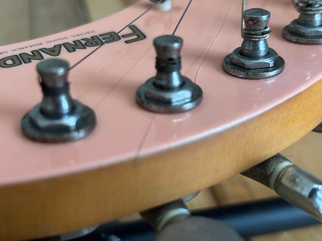 フェルナンデス ZO-3 アンプ・スピーカー内蔵ギター ピンク