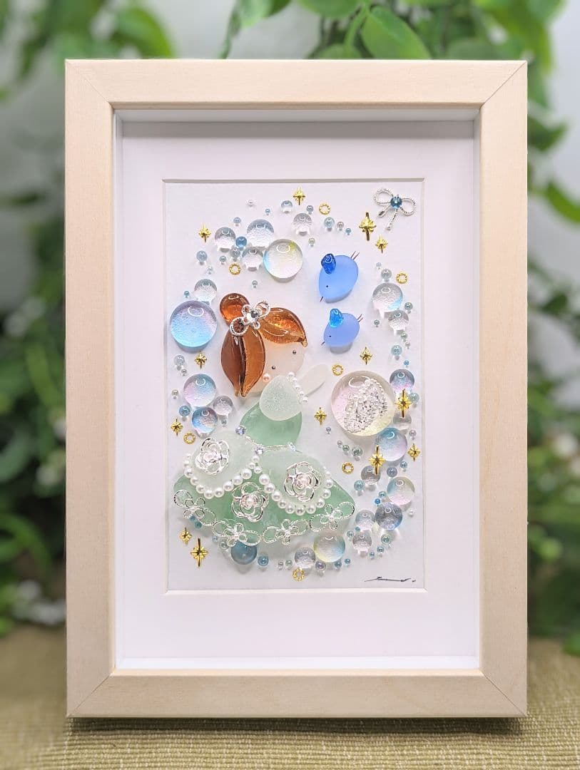 『Wearing a Glass Dreamed of…*』　シーグラスアート