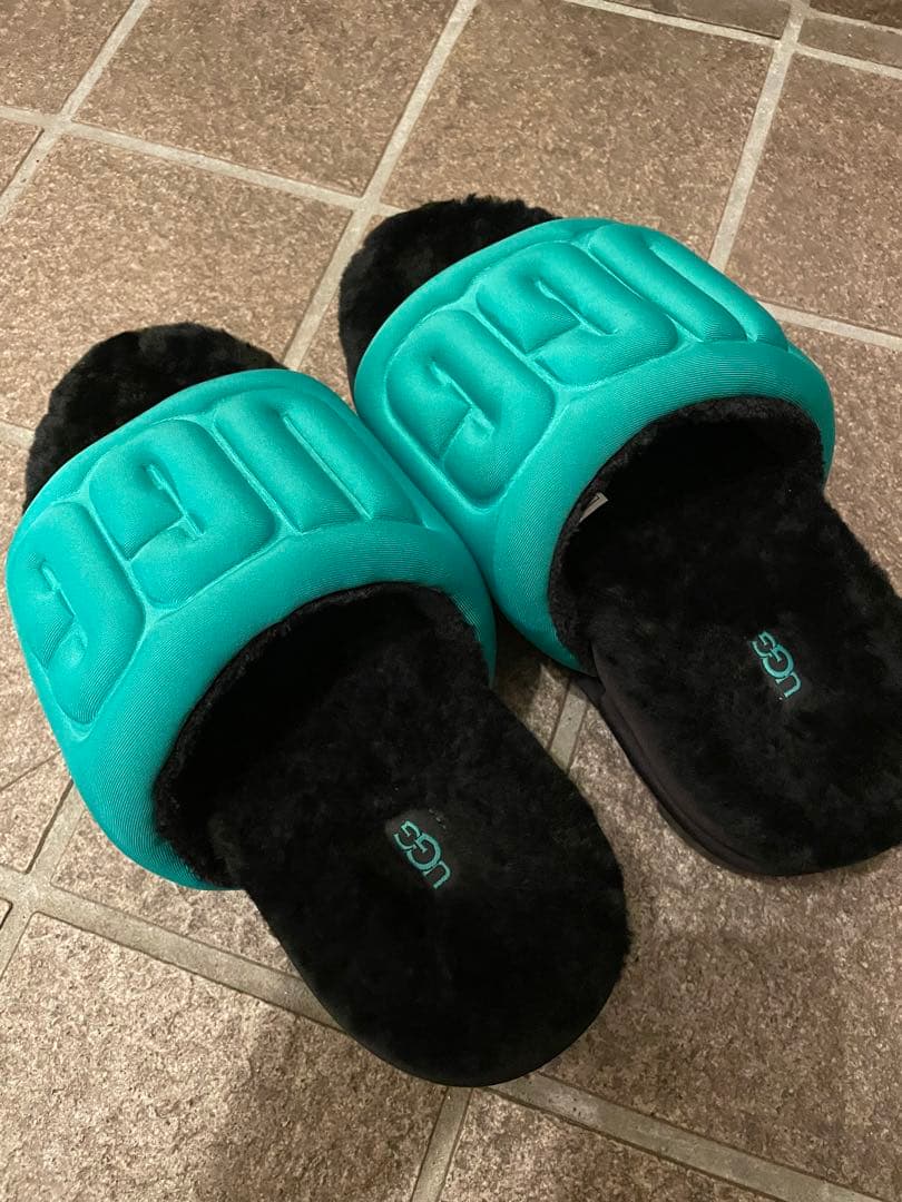 UGG ターコイズ サンダル