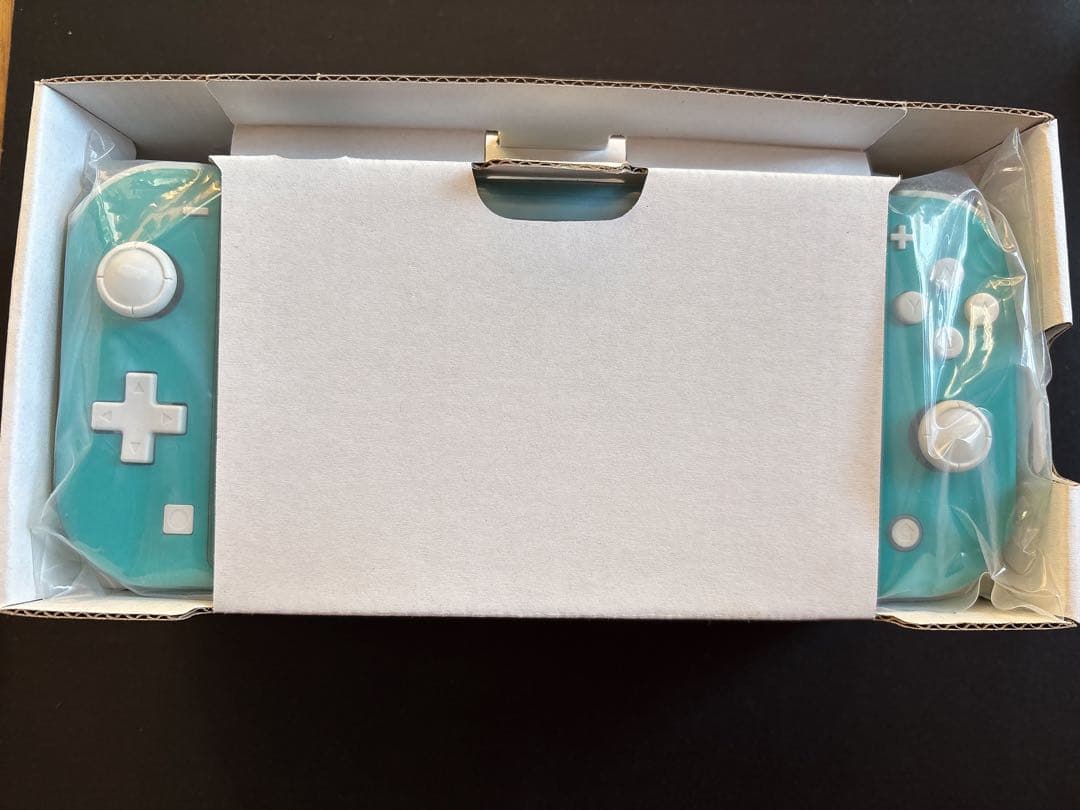 Switch liteグリーン箱付き＋マリオカート8DX