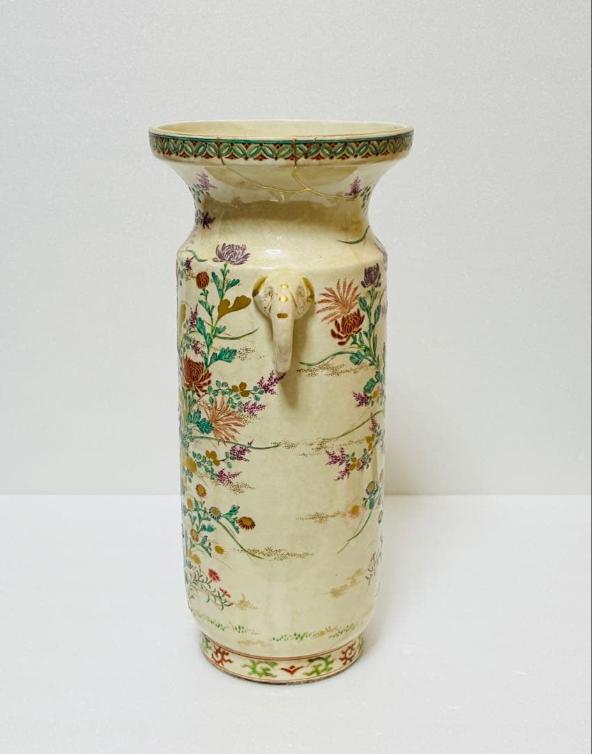 明治 薩摩焼 京薩摩 9代帯山与兵衛 上絵金彩色絵草花文象耳付花瓶