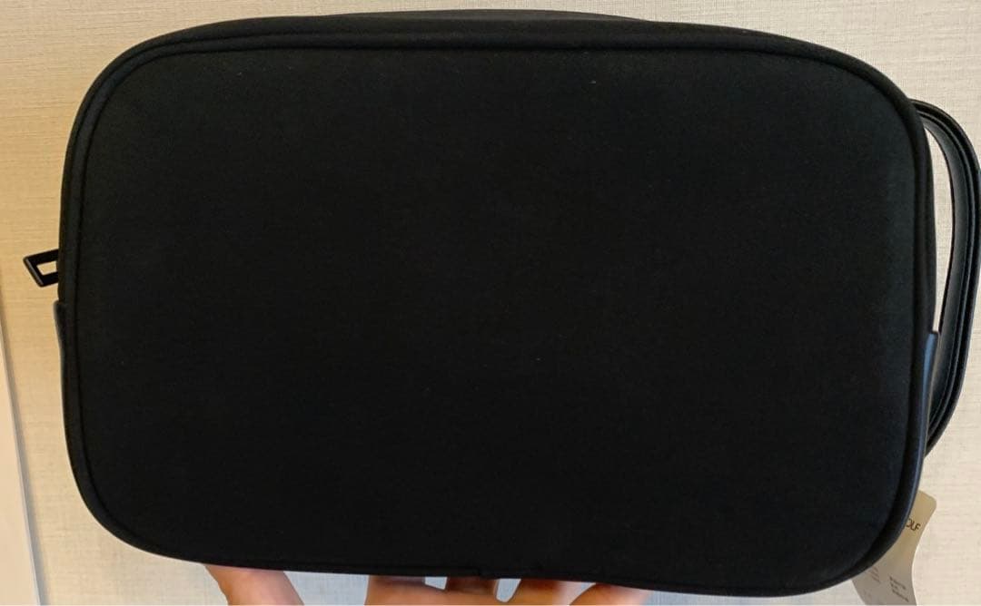 デサント　黒ゴルフポーチ【新品】