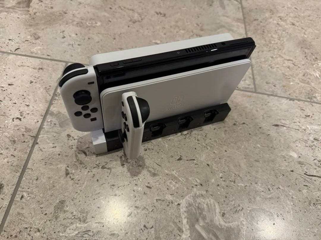 超美品　Nintendo Switch 有機EL ニンテンドースイッチ　本体