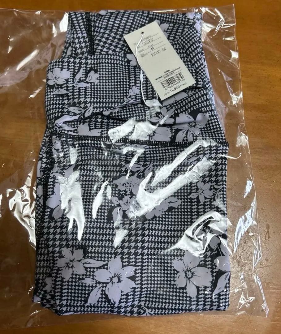 新品未使用　スカーラ sukala チェックウエストクロスレギンス　Mサイズ