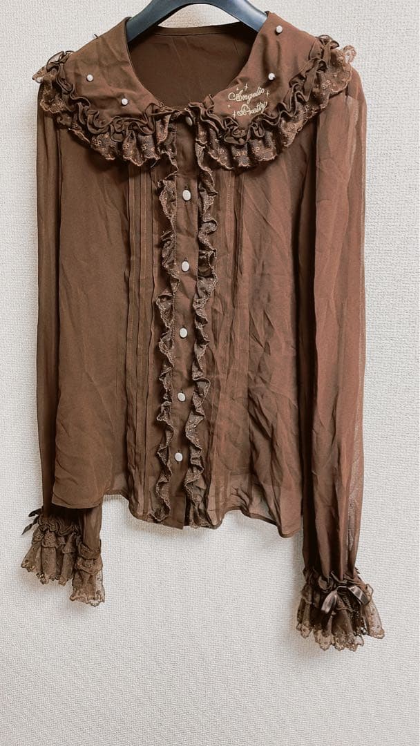 angelic pretty 襟ロゴ刺繍シフォンブラウス　ブラウン