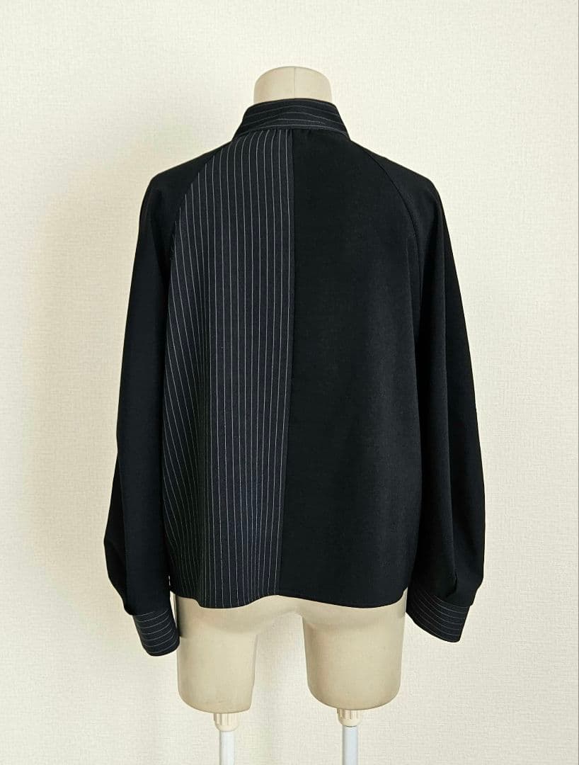 ●ユナイテッドトウキョウ　アシメスリットデザインブラウス