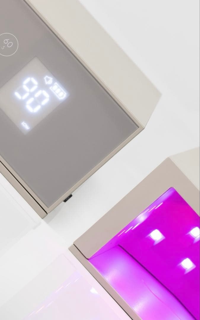 oui nails UV/LEDネイルライト 美容機能付き