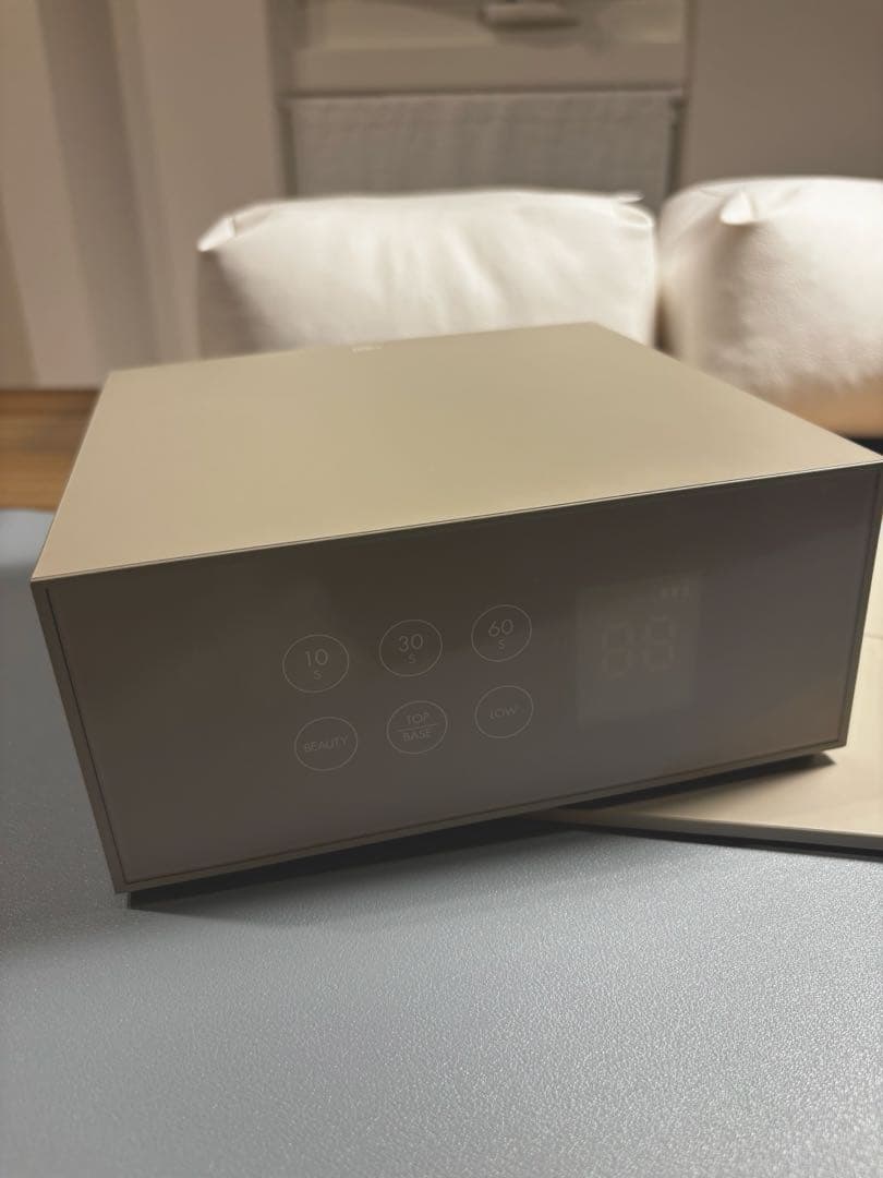 oui nails UV/LEDネイルライト 美容機能付き