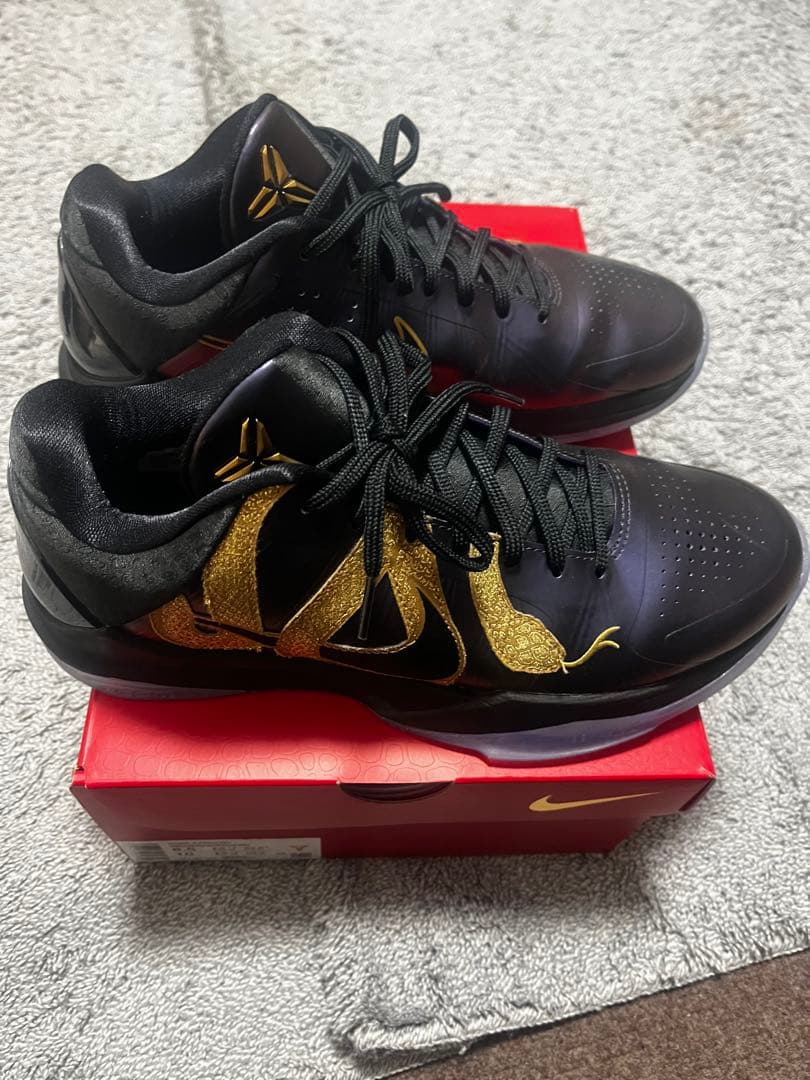 シューズ(男性用) NINE KOBE5 YEAR of SNAKE