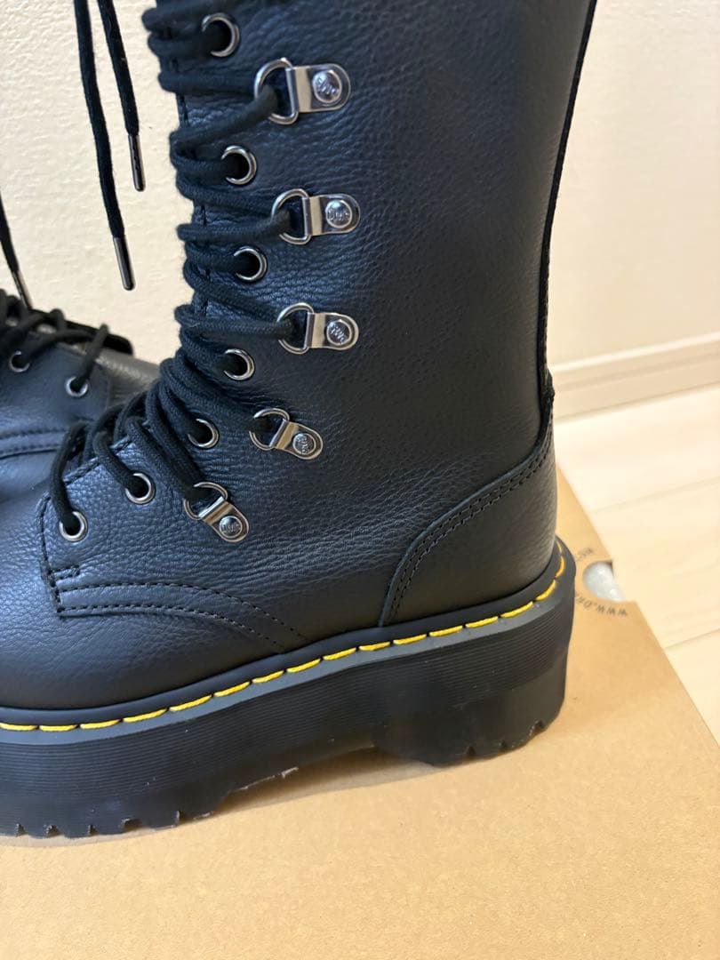 ⭐︎新品未使用⭐︎ドクターマーチンブラックロング編み上げブーツ厚底サイドジッパー付き