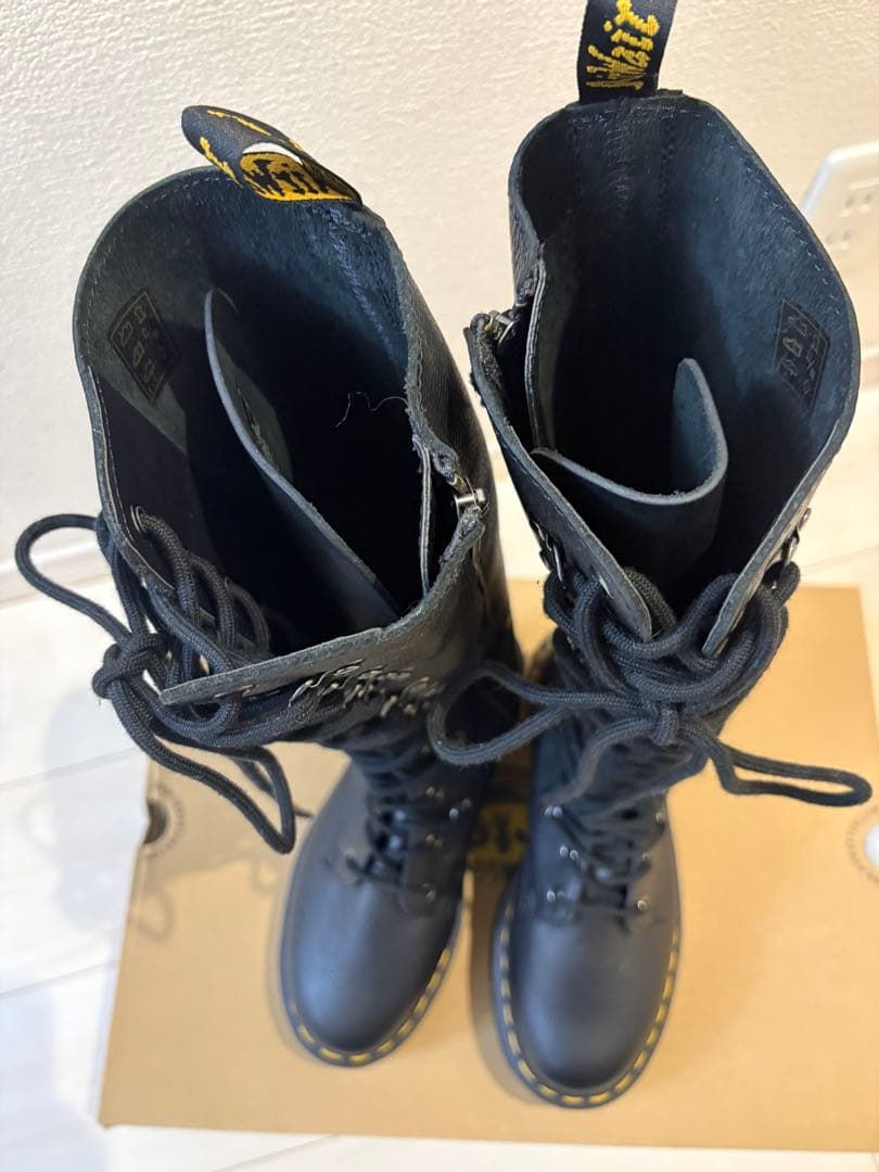 ⭐︎新品未使用⭐︎ドクターマーチンブラックロング編み上げブーツ厚底サイドジッパー付き