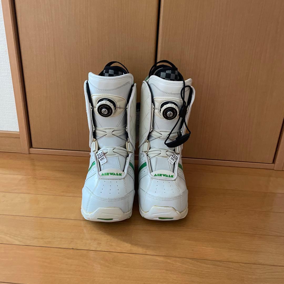 AIRWALK スノーボードブーツ ホワイト/グリーン