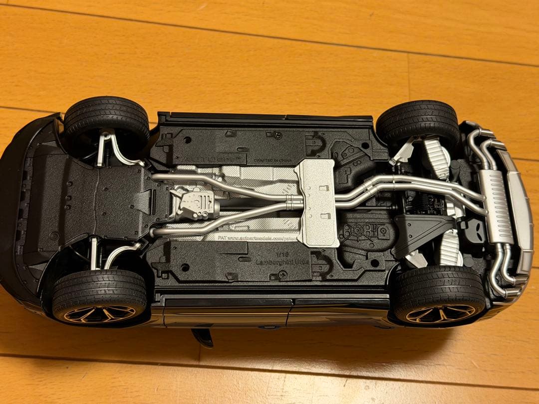 Lamborghini Urus 1/18モデルカー