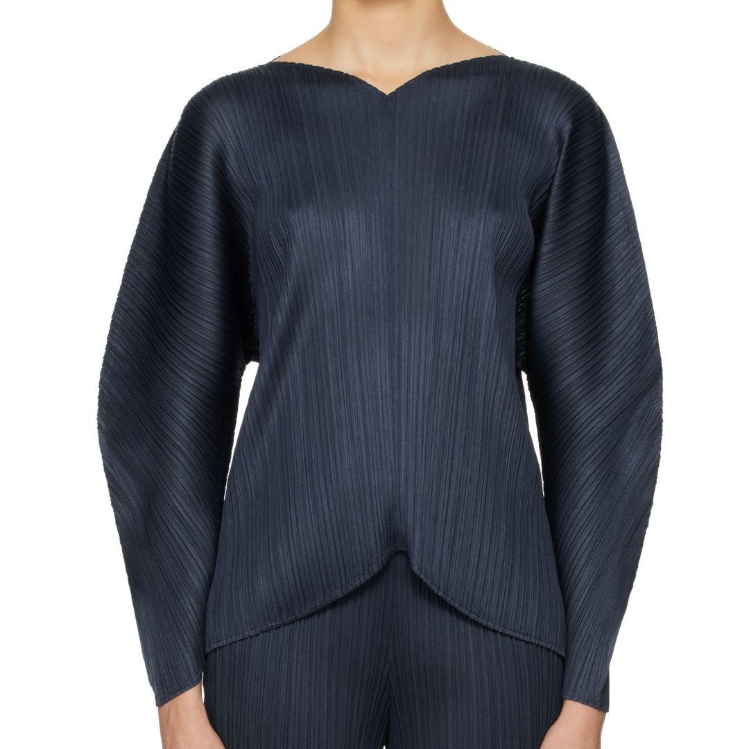 pleats please イッセイミヤケ トップス 3サイズ ネイビー