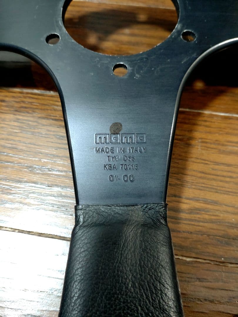 MOMO ステアリング TYP D35 KBA 70116