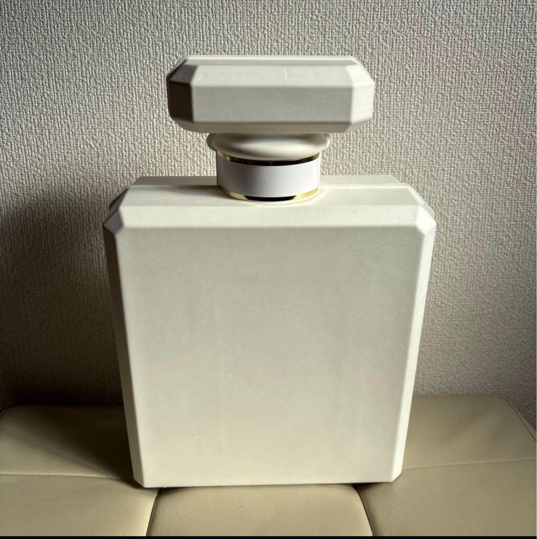 シャネル アドベントカレンダー ボトル型ケース 数字の箱