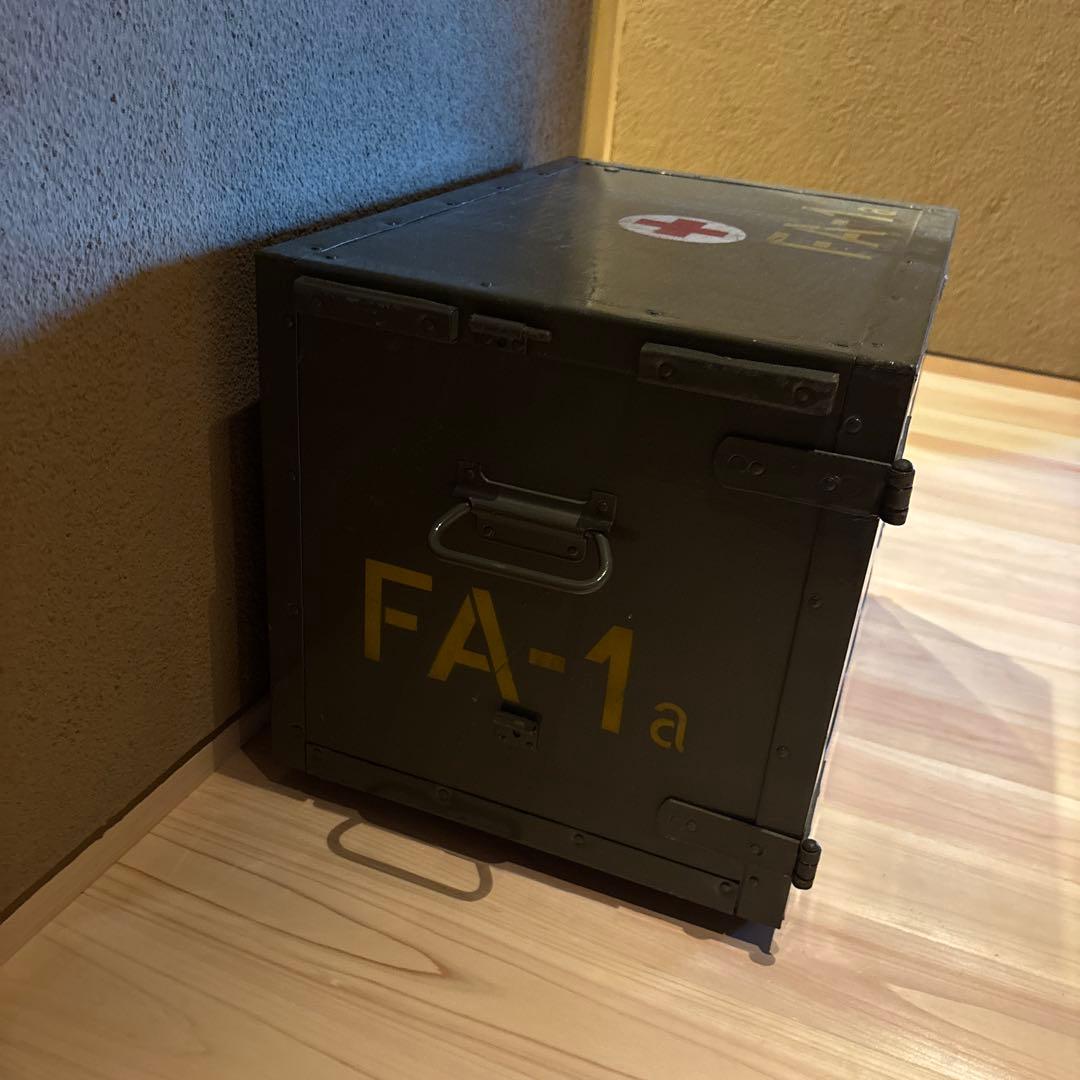 チェコ軍放出品 メディカルボックス ４段引き出し 救急箱 医療品箱